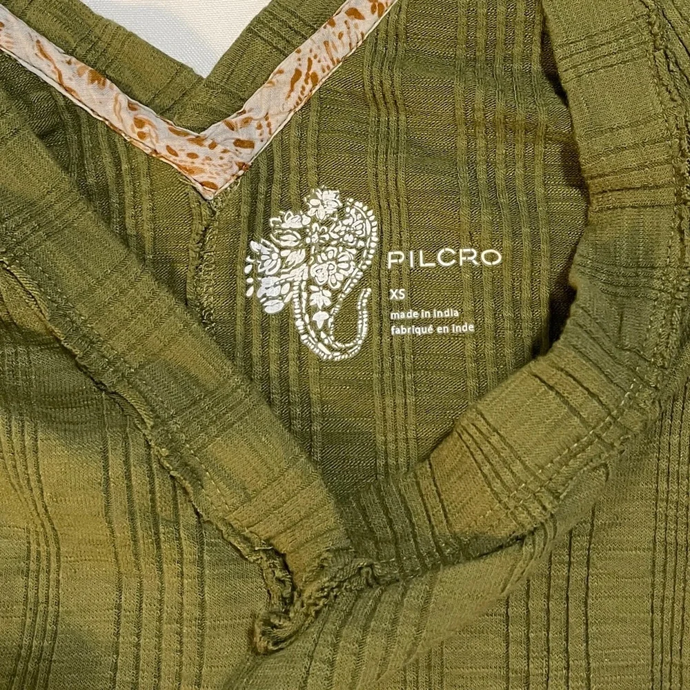 Pilcro Khaki V-Neck Short Sleeve Tee - Picture 4 of 4